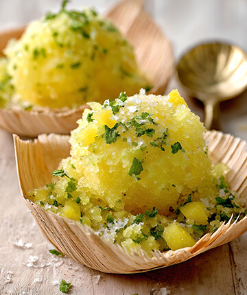 JACKFRUCHT-SORBET MIT MINZE UND LIMETTE