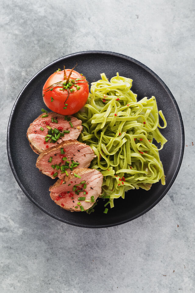 Pochiertes Kalbsfilet mit Rucola-Pesto
