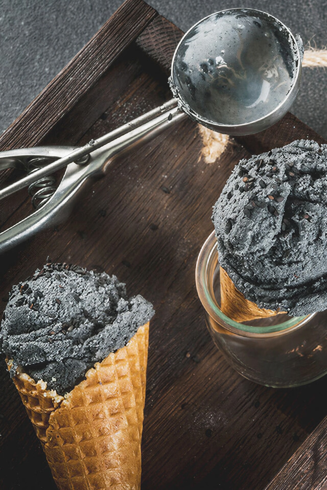 Schwarzer-Sesam-Glace