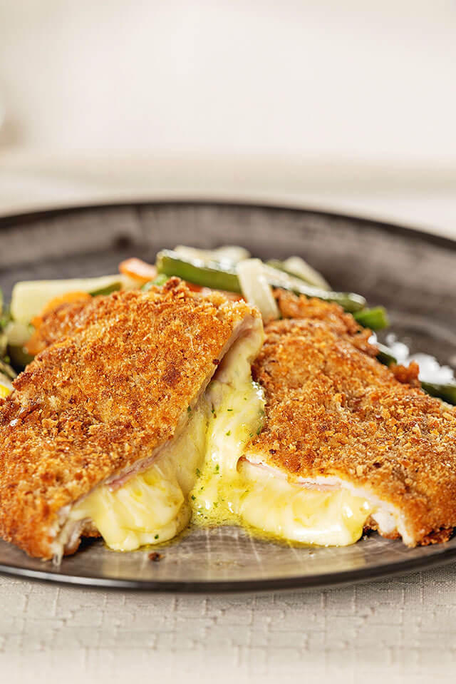 Mettis Cordon bleu mit Mischgemüse